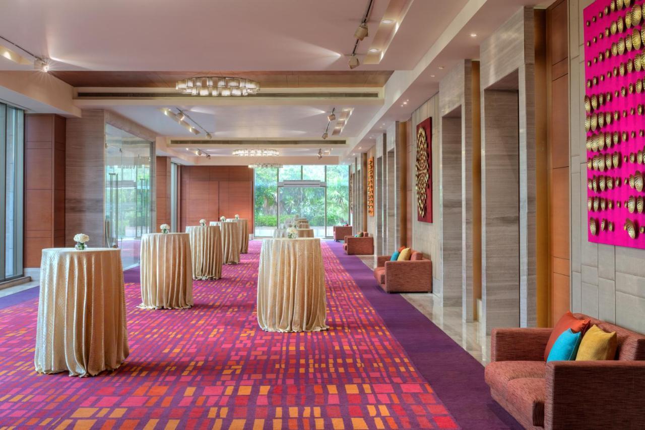 Hyatt Regency Chandīgarh Екстериор снимка The W Lounge